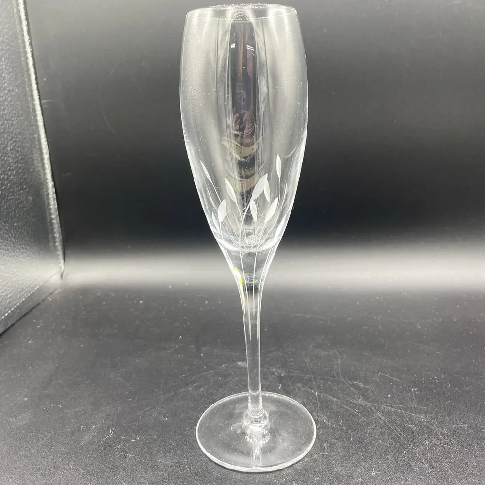 Beautiful Frosted Etched Leaves On Clear Fluted Champagne Glass 1 3/4”X 8 1/2”